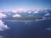 Penampakan Nauru dilihat dari udara (Wikipedia)