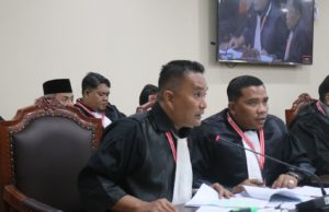 Benny Hutabarat, Kuasa Hukum Paslon nomor 3 Tri Adhianto dan Harris Bobihoe.(Foto: Sulindo/Iqyanut Taufik)