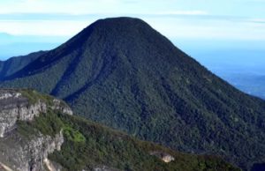 Gunung Gede Pangrango (foto: wisatacibodas.com)