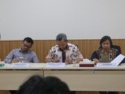 Pramono U. Tanthowi (tengah) saat Konferensi Pers di Kantor Komnas HAM, Menteng Jakarta Pusat. (Foto: Sulindo/Iqyanut Taufik)