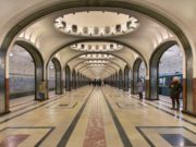 Metro Moskow adalah salah satu infrastruktur era Soviet yang terkenal akan keindahannya. (Sumber: Railway Technology)