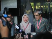 Titi Anggraini saat ditemui wartawan setelah mengikuti sidang putusan Mahkamah Konstitusi. (foto: Sulindo/Iqyanut Taufik)