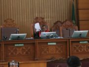 Hakim Tunggal Djumyanto saat sidang Pra Peradilan Hasto Kristiyanto di Pengadilan Negeri Jakarta Selatan, Rabu (05/2). (Foto: Sulindo/Iqyanut Taufik)