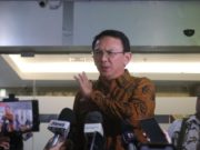 Basuki Tjahaja Purnama alias Ahok setelah selesai diperiksa Kejagung (foto: Sulindo/Iqyanut Taufik)