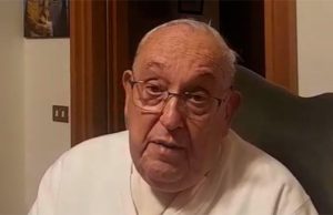 Tangkapan layar mendiang Paus Fransiskus dalam pesan video yang direkam pada pertengahan Januari 2024, sebulan sebelum ia dirawat di rumah sakit. (Sumber: Vatican News)