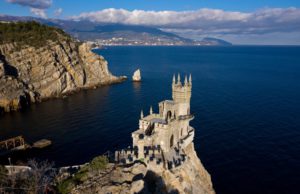 Rusia telah menduduki semenanjung Krimea di Ukraina sejak Februari 2014. Kremlin terus mempromosikan gagasan bahwa Krimea secara historis adalah tanah Rusia. (Sumber: Atlantic Council)