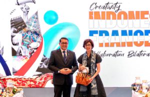 Menteri Ekonomi Kreatif Teuku Riefky Harsya menyambut Menteri Kebudayaan Prancis, Rachida Dati di Gedung Kemenparekraf. (istimewa)