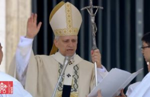 Penobatan Paus Leo XIV sebgai Pemimpin Gereja Katolik dunia dan Kepala Negara Vatikan yang diadakan di Basilika Santo Petrus, Vatikan. (Sumber: tangkapan layar youtube resmi Vatikan News)