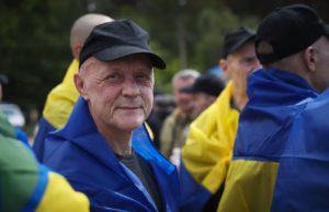 Presiden Ukraina Volodymyr Zelenskyy mengatakan bahwa tawanan perang yang telah pulang terdiri atas tentara, Garda Nasional, dan penjaga perbatasan. Ini adalah tahap kedua dari pemulangan tentara yang terluka parah dan sakit parah. (Sumber: @V_Zelenskiy_official)