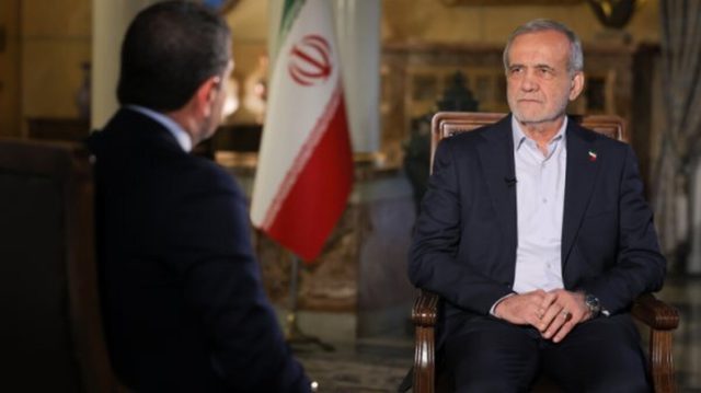 Presiden Iran Masoud Pezeshkian telah memberikan wawancara televisi pertamanya sejak berakhirnya perang bulan lalu dengan Israel. (Sumber: Borna News)