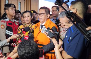 Hasto Kristiyanto saat ditemui wartawan setelah selesai sidang pembacaan duplik di Pengadilan Tipikor Jakarta Pusat. (foto: Sulindo/Iqyanut Taufik)