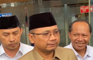 Yaqut Qoumas saat keluar gedung Merah Putih KPK. (Foto: Sulindo/Iqyanut Taufik)