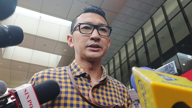 Jubir KPK Budi Prasetyo saat memberikan keterangan terkait pemanggilan Gus Yakut di Gedung Merah Putih KPK, Jakarta. (Foto: Sulindo/Iqyanut Taufik)