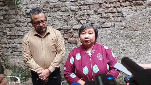 Ketum Komnas Ham Ketua Komnas HAM, Anis Hidayah (kanan) saat ditemui di Jakarta. (Foto: Sulindo/Iqyanut Taufik)