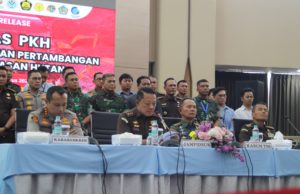 Konferensi Pers Kegiatan Penertiban Usaha Pertambangan dalam Kawasan Hutan. (foto: Sulindo/Iqyanut Taufik)