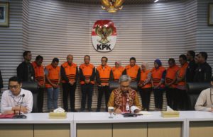 Para tersangka pemerasan sertifikasi K3. (foto: Sulindo/Iqyanut Taufik)