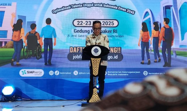 Wamenaker Noel Wakil Menteri Ketenagakerjaan Immanuel Ebenezer. (foto: Sulindo/Iqyanut Taufik)