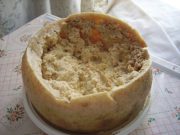 Casu Marzu: Keju ‘Busuk’ dari Sardinia yang Dihuni Larva Hidup