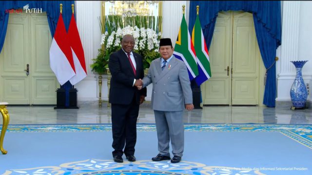 Presiden Republik Indonesia, Prabowo Subianto, menerima kunjungan kenegaraan Presiden Afrika Selatan, Matamela Cyril Ramaphosa, di Istana Presiden Jakarta, Rabu (22/10). (Sumber: Yotube Sekretariat Presiden)