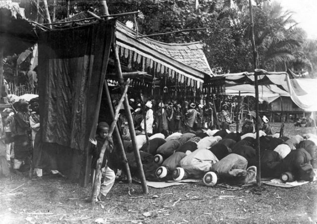 Suasana lebaran tempo dulu