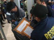 Polri Menyerahkan Barang Bukti dan Tersangka Kasus Kortastipidkor ke Kejaksaan
