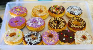 Asal-usul Donat, Mengapa Bentuknya Berlubang di Tengah?