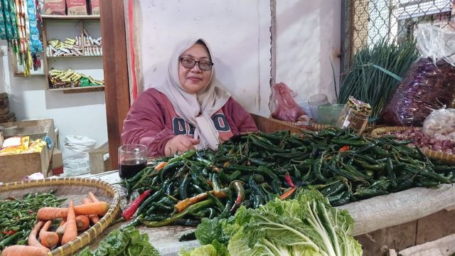 Pedagang di pasar Darma, Kuningan