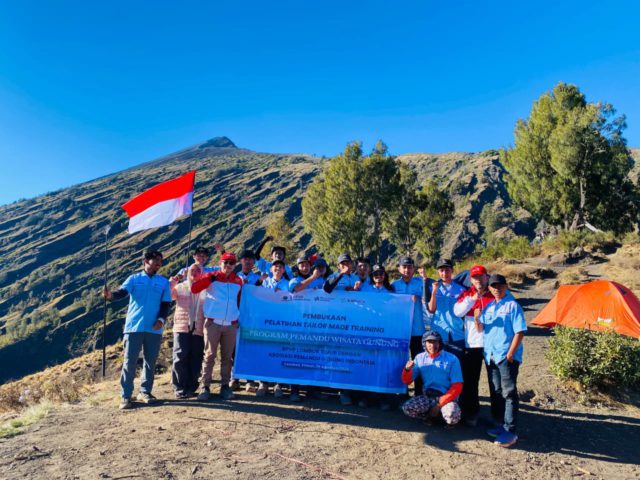 Pemandu wisata gunung di NTB