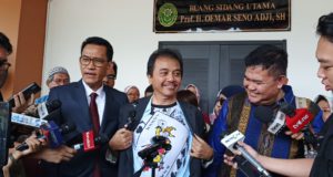 Gugatan Ganti Rugi Roy Suryo Tidak Diterima Hakim PN Jaksel, Refly Harun: Bukan Ditolak!