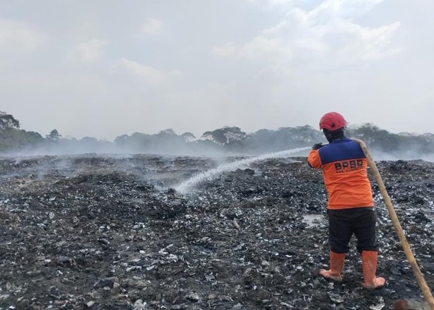 13 Hari Berjibaku, Tim Gabungan Akhiri Penanganan Kebakaran TPSA Ciniru