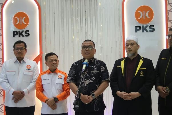 Denny Indrayana dan Wasekjen PKS, Zainudin Paru