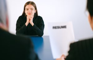 18 Tips Menghadapi Interview Kerja Pertama agar Lolos Seleksi