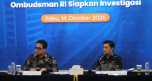 Ombudsman akan Lakukan Sidak terkait Distribusi BBM Anggota Ombudsman Abdul Ghoffar saat konferensi pers di Gedung Ombudsman Jakarta. (Foto: Suluh Indonesia/Iqyanut Taufik)