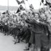 Warga Austria gembira menyambut kedatangan pasukan Nazi Jerman selama Anschluss. (Sumber: Holocaust Memorial and Tolerance Center)